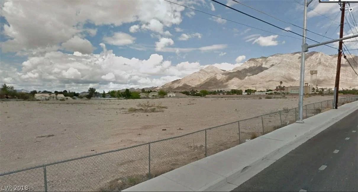 6400 STEWART Avenue photo 4