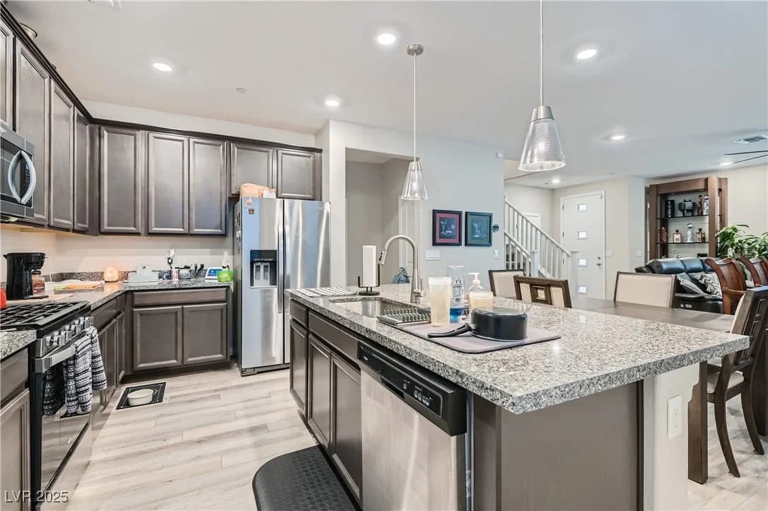 495 Granite Arch Street photo 2