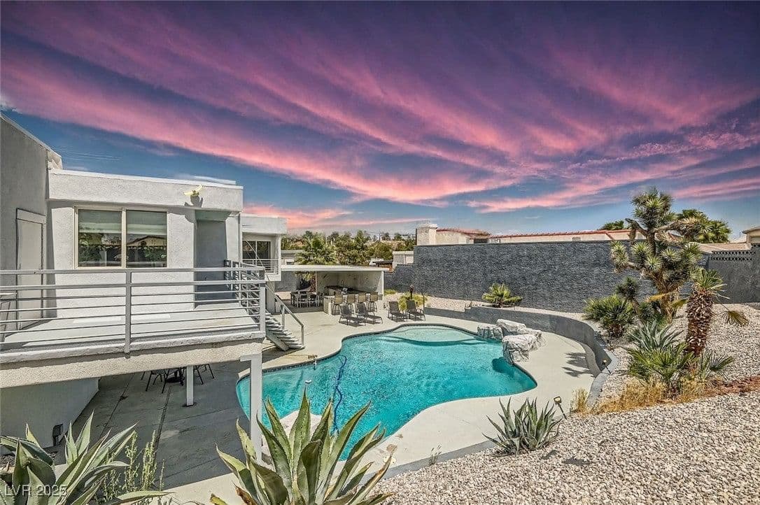 2520 Castlesands Way photo 3