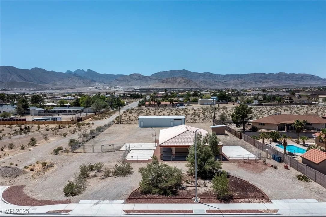 5315 Fort Apache Road photo 2