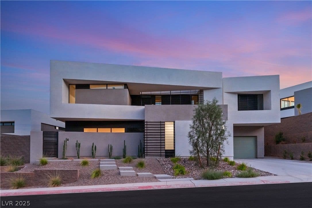 25 Canyon Bay Drive