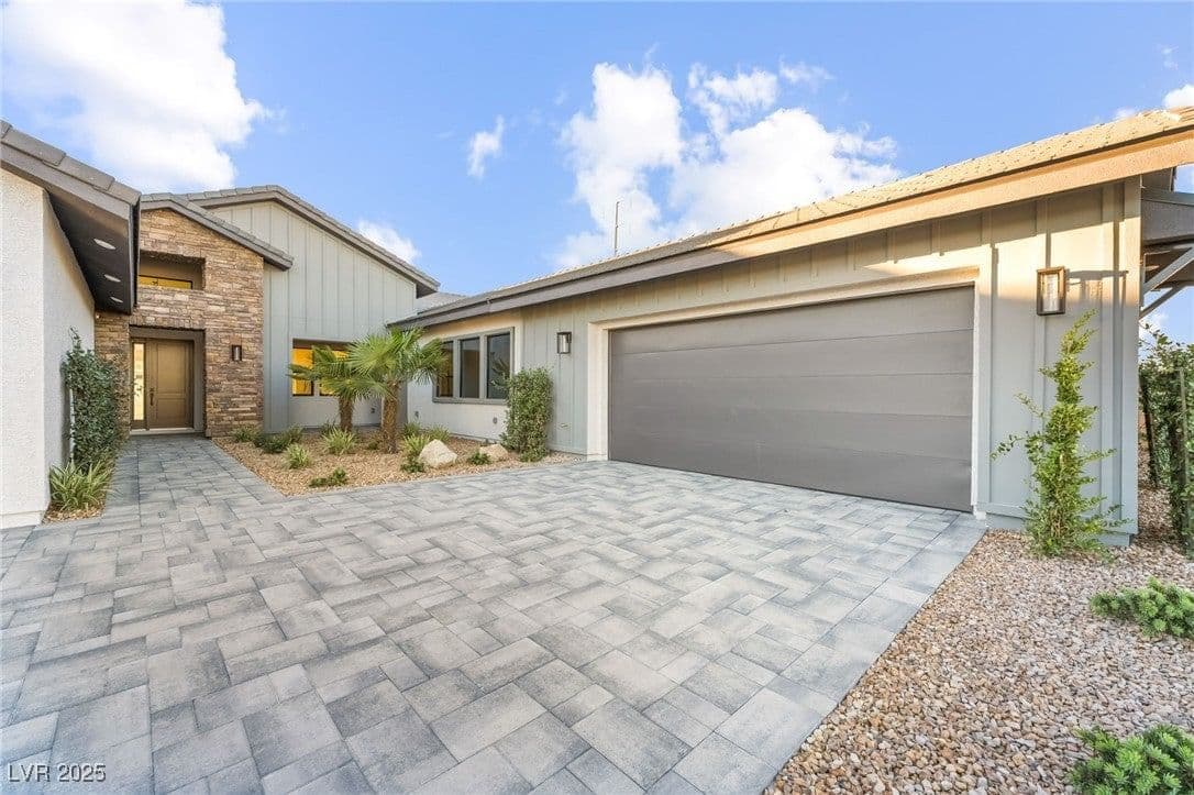 9261 Fountain Creek Court photo 2
