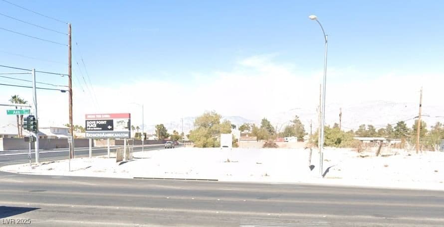5620 Jones Boulevard photo 2