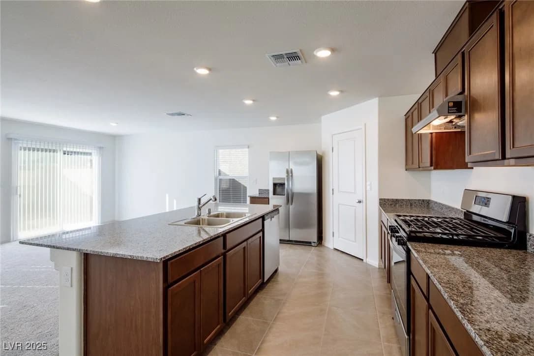 4143 Juniper Pear Avenue photo 5