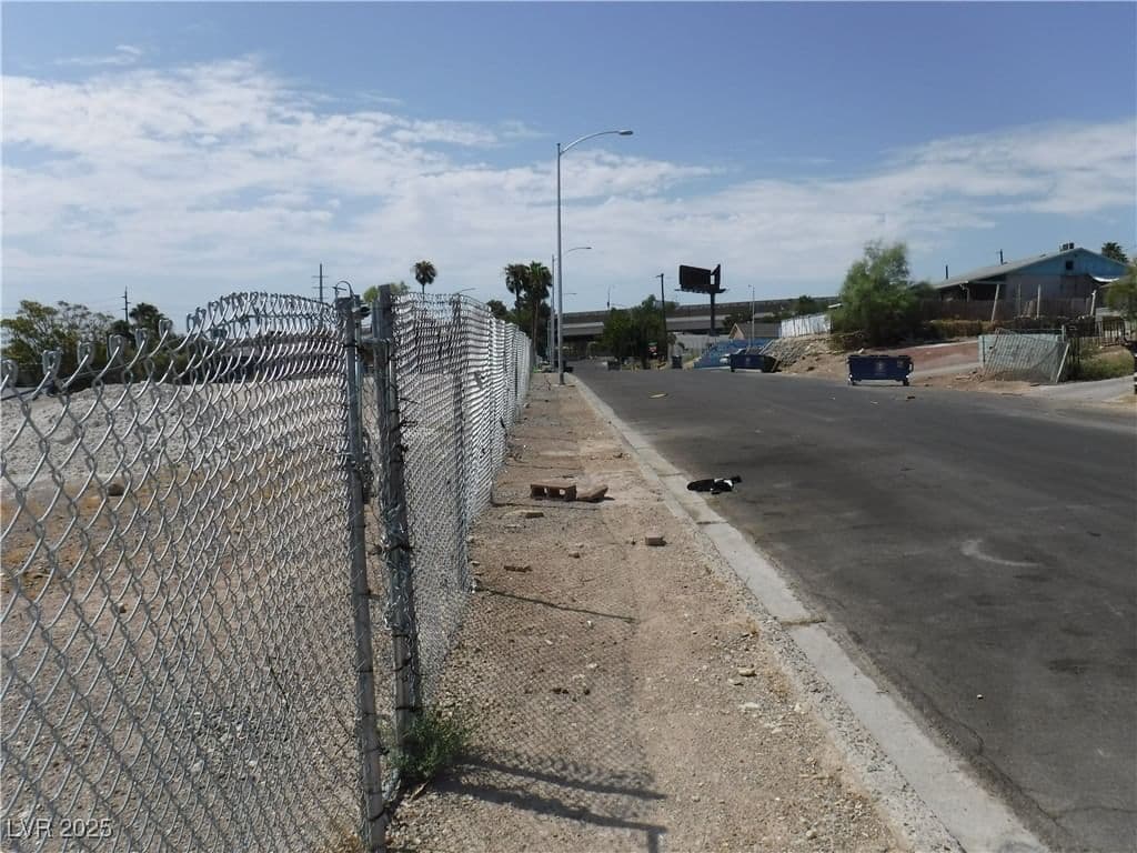 Thirteenth Street photo 2