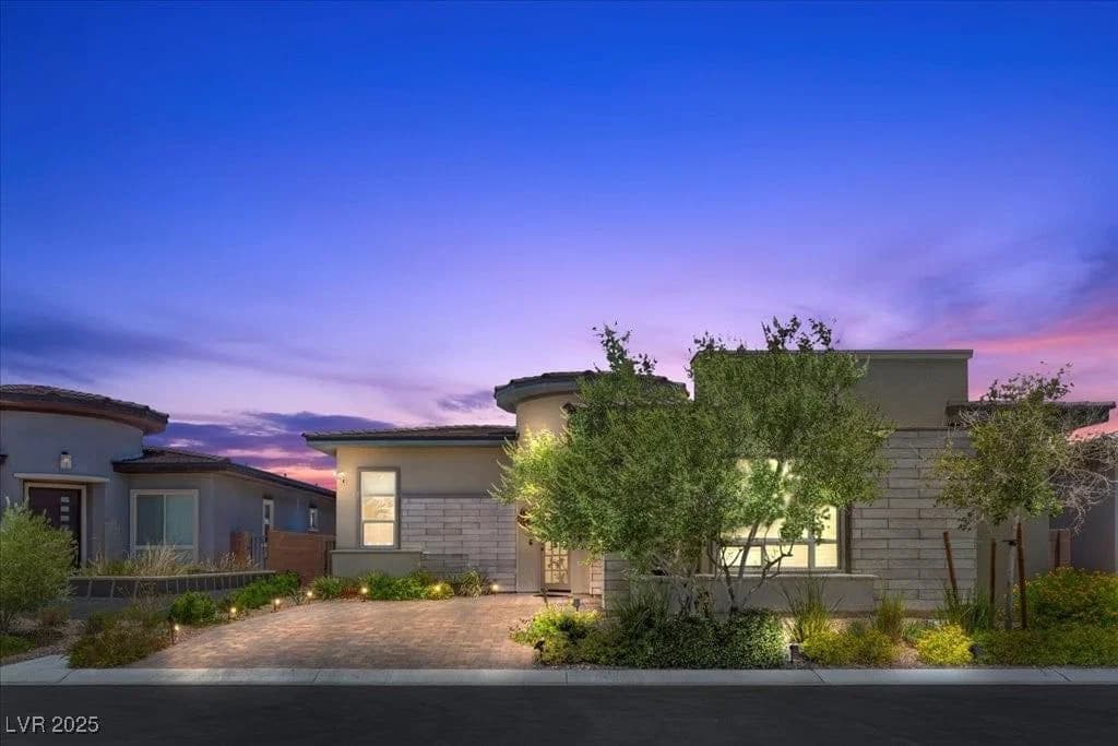 6722 Desert Crimson Street photo 3