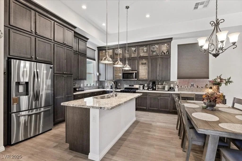 6722 Desert Crimson Street photo 2