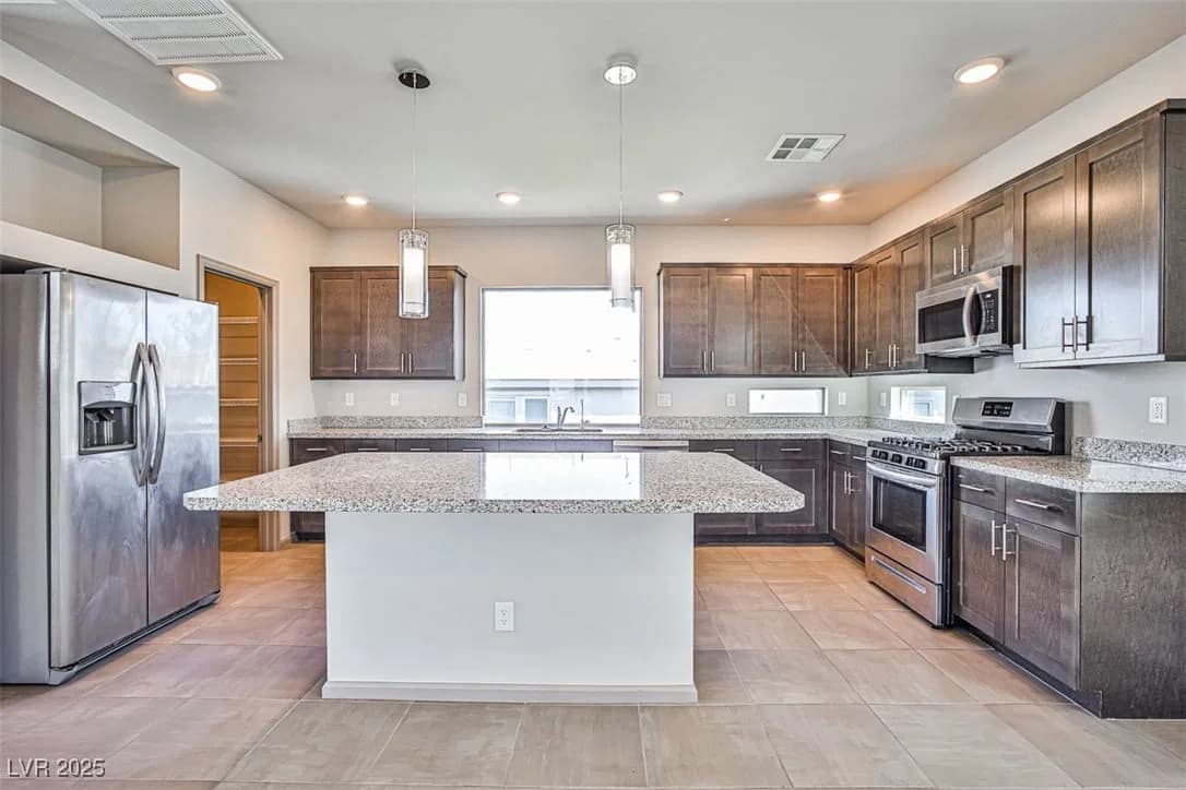 8052 Haywood Estate Avenue photo 5