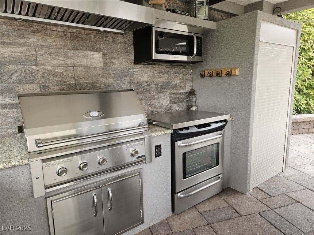 8175 Arville Street photo 5