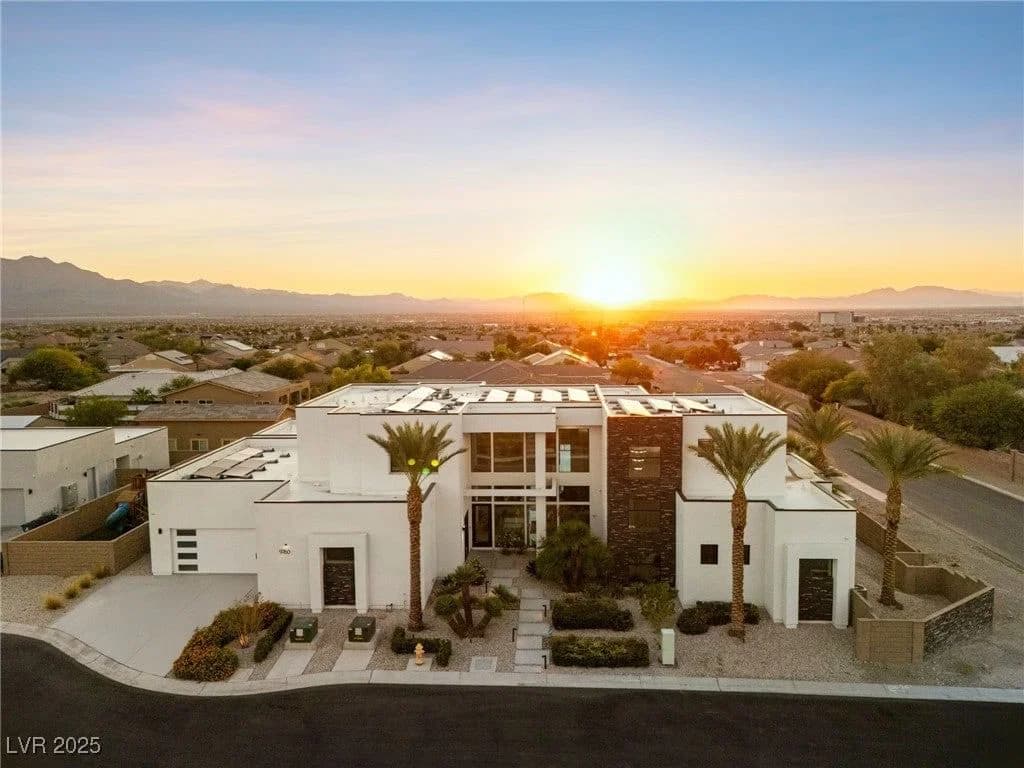 9760 Solar Avenue photo 2