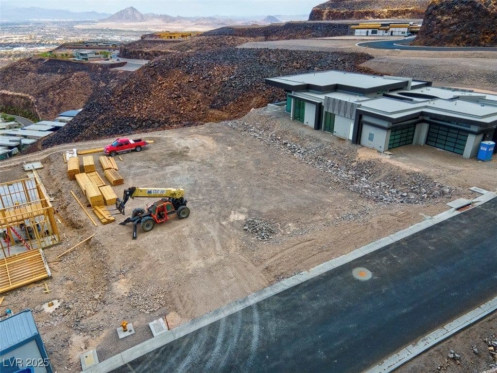 567 Rock Peak Drive photo 5