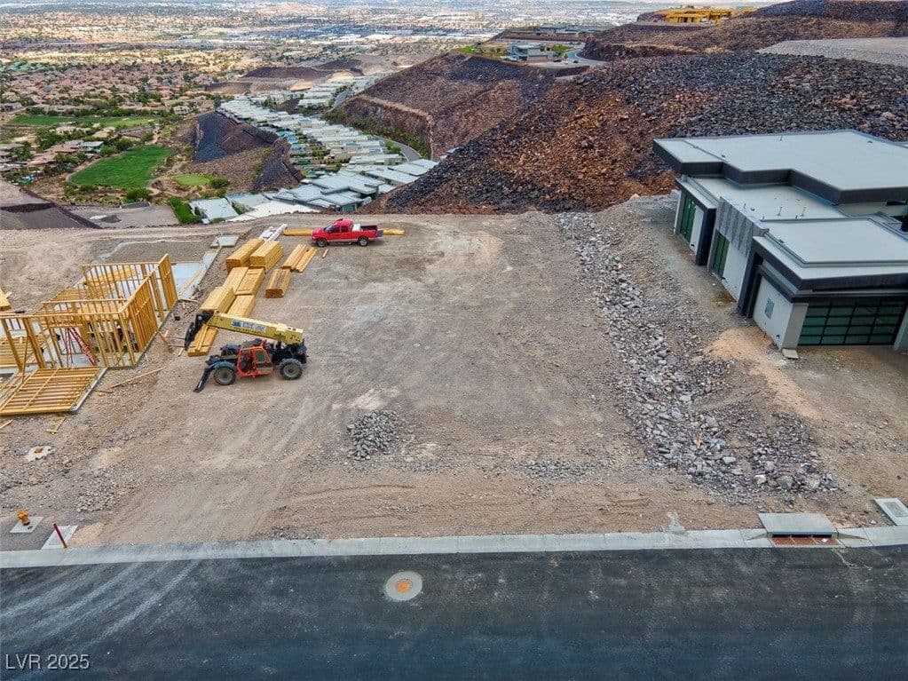 567 Rock Peak Drive photo 4