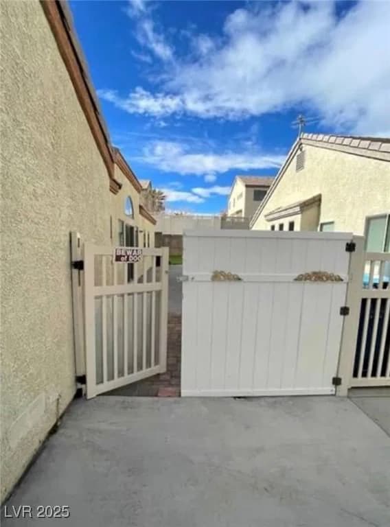 5713 Lawrence Street photo 2