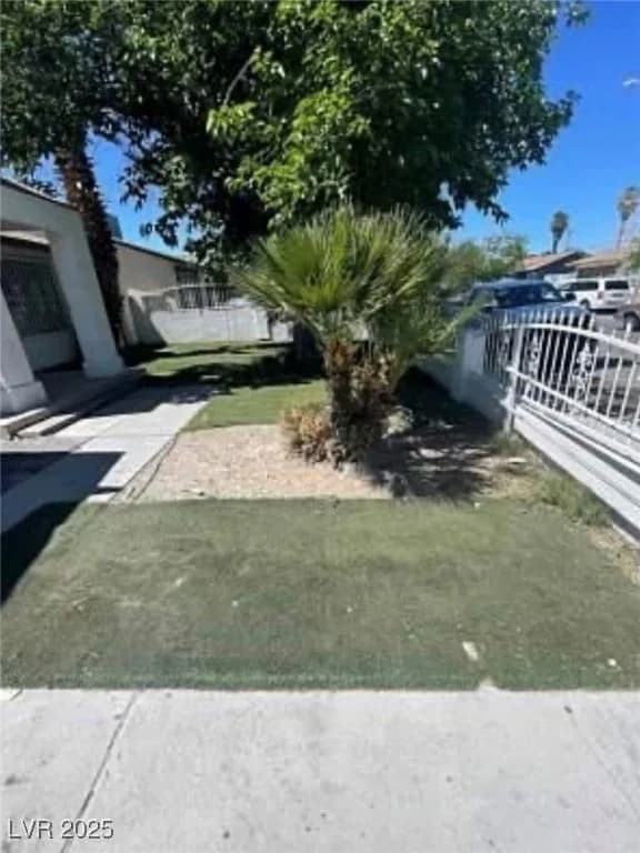 2932 Demetrius Avenue photo 5
