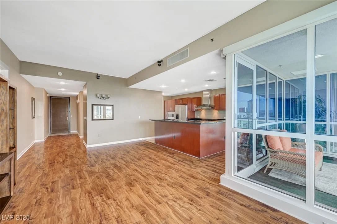 4575 Dean Martin Drive photo 3
