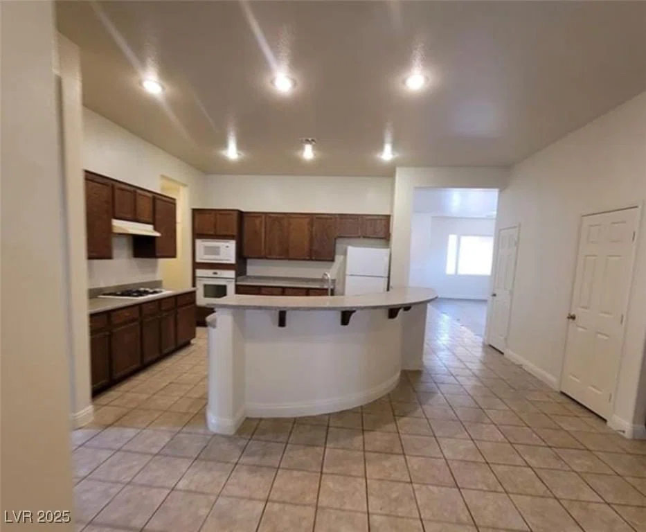 8240 Aurora Peak Avenue photo 2