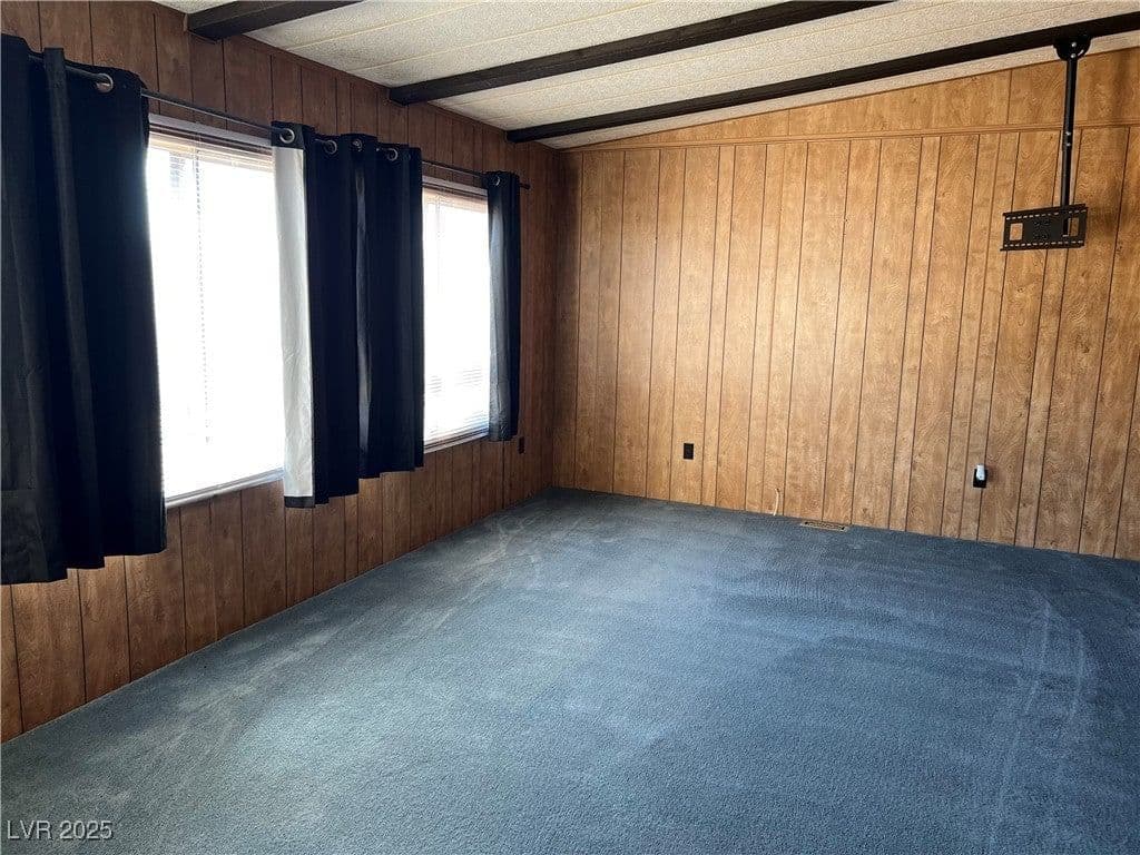 237 Grant Avenue photo 3