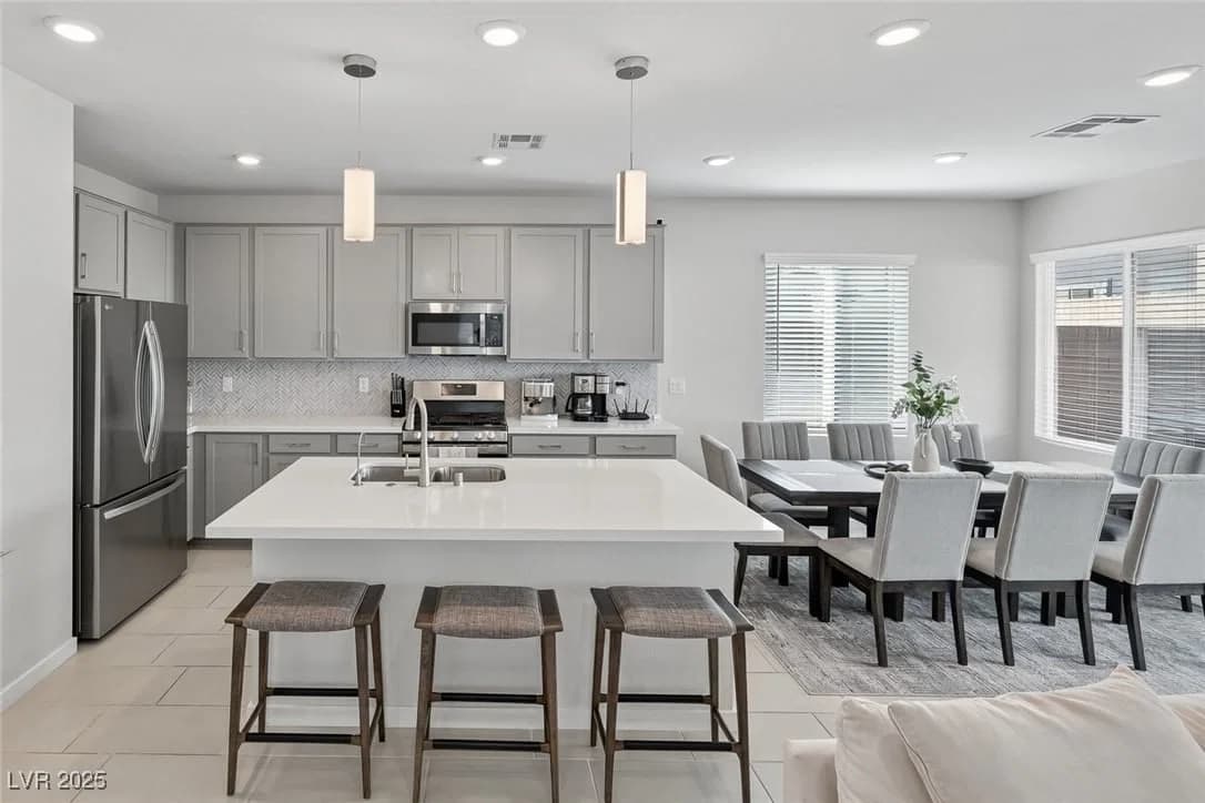 2728 High Echelon Road photo 2