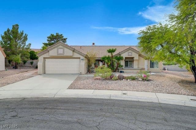3033 Merimar Drive photo 2