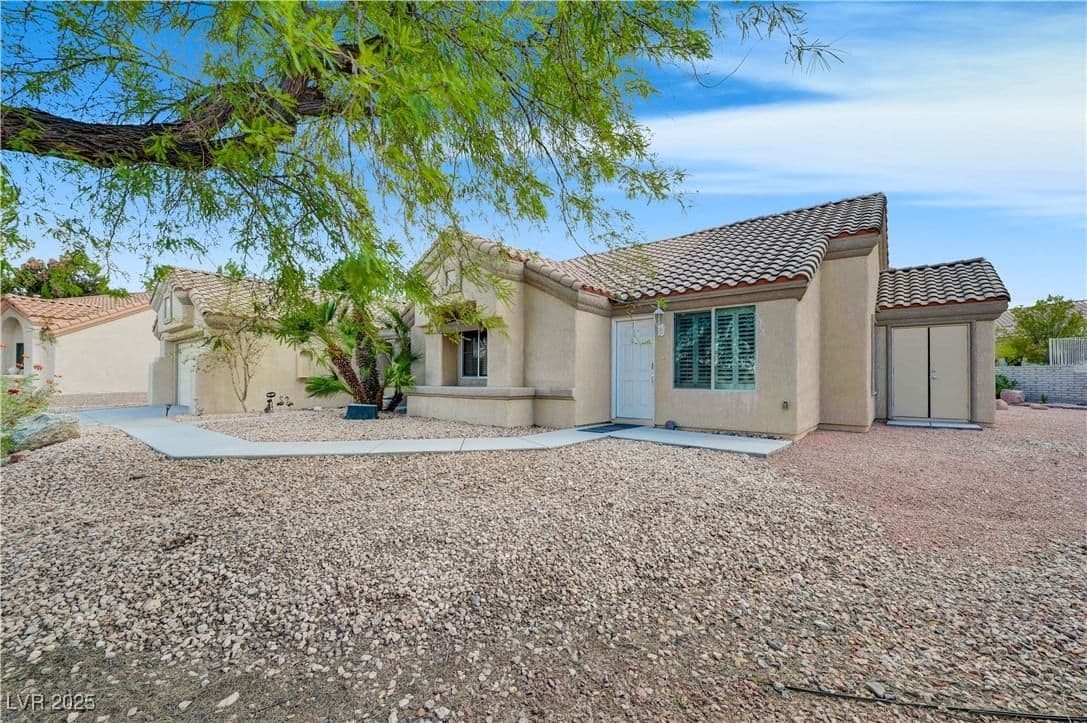 3033 Merimar Drive photo 3