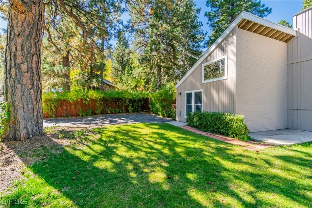 4063 Zugspitz Way photo 4