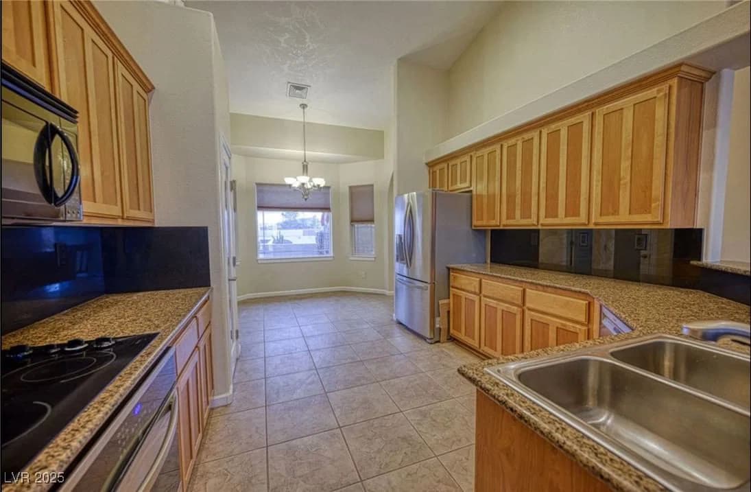 6780 Sandpebble Street photo 3