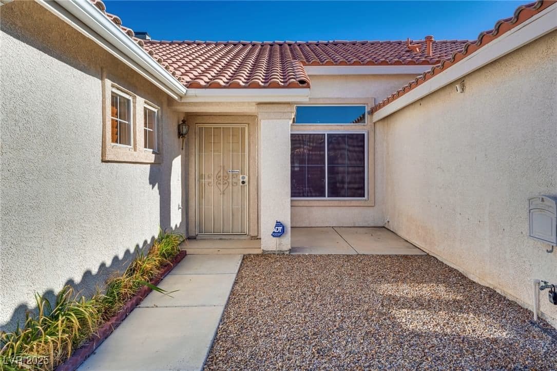 1705 Night Shadow Avenue photo 4