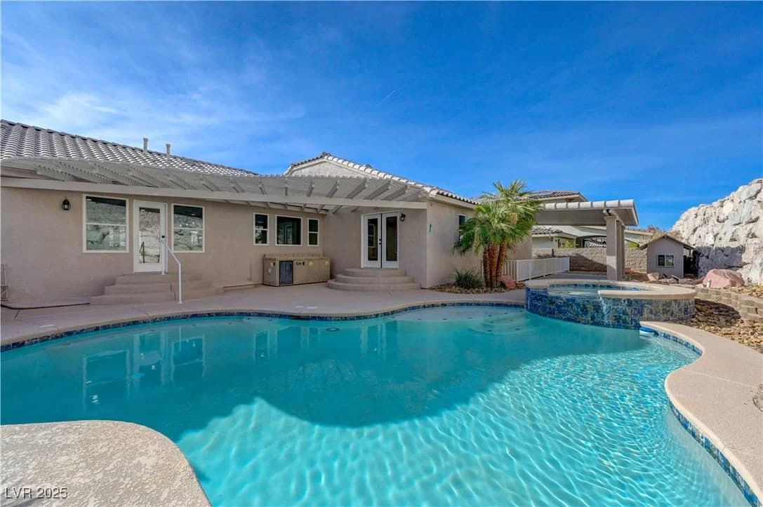 909 Rhyolite Terrace photo 2
