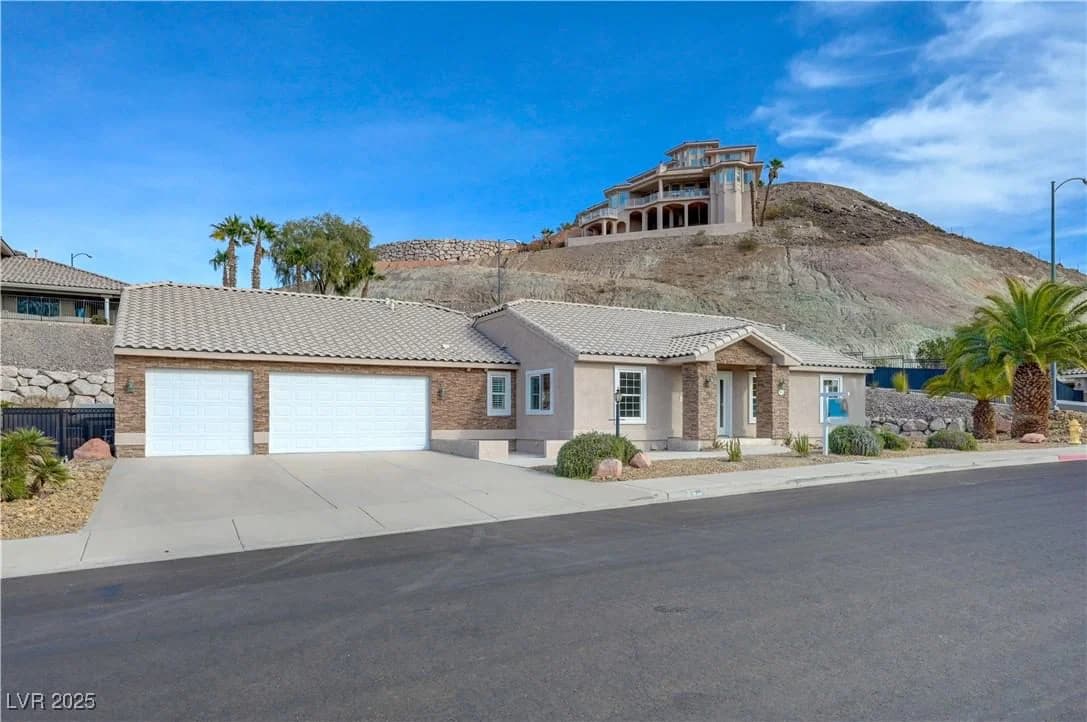 909 Rhyolite Terrace photo 3