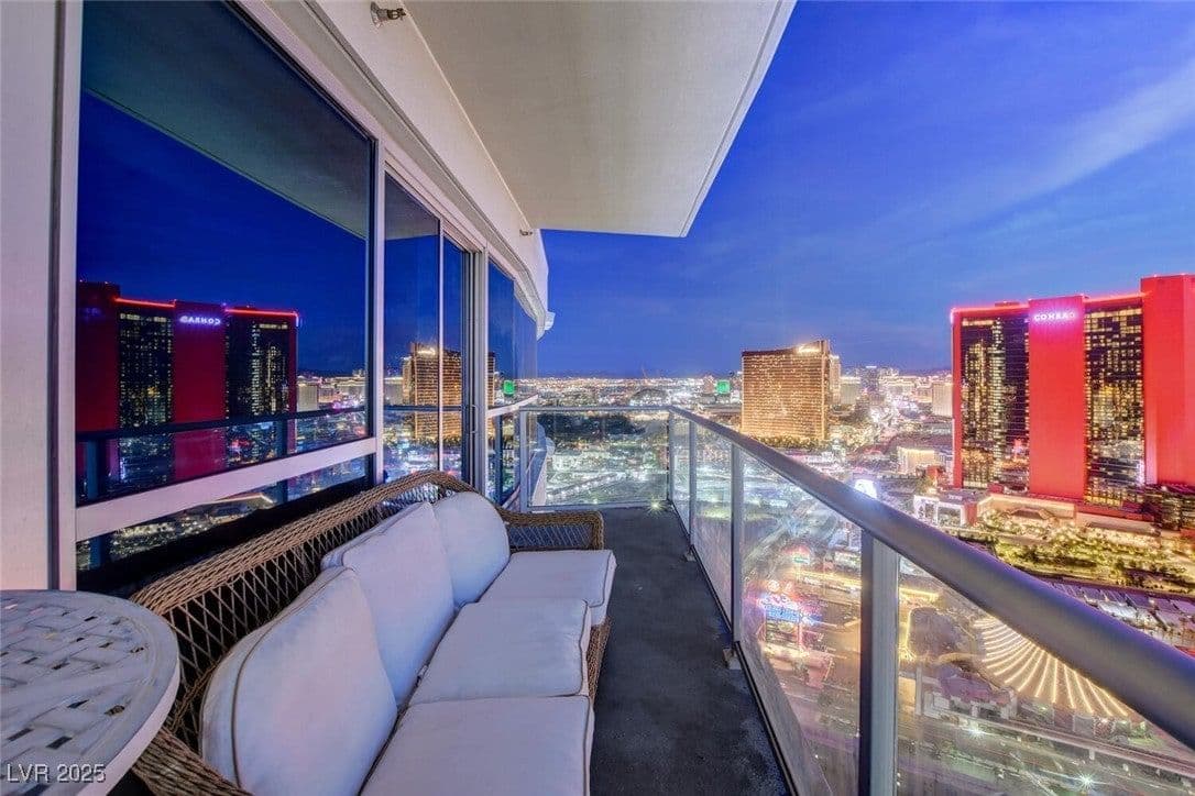 2700 Las Vegas Boulevard photo 2