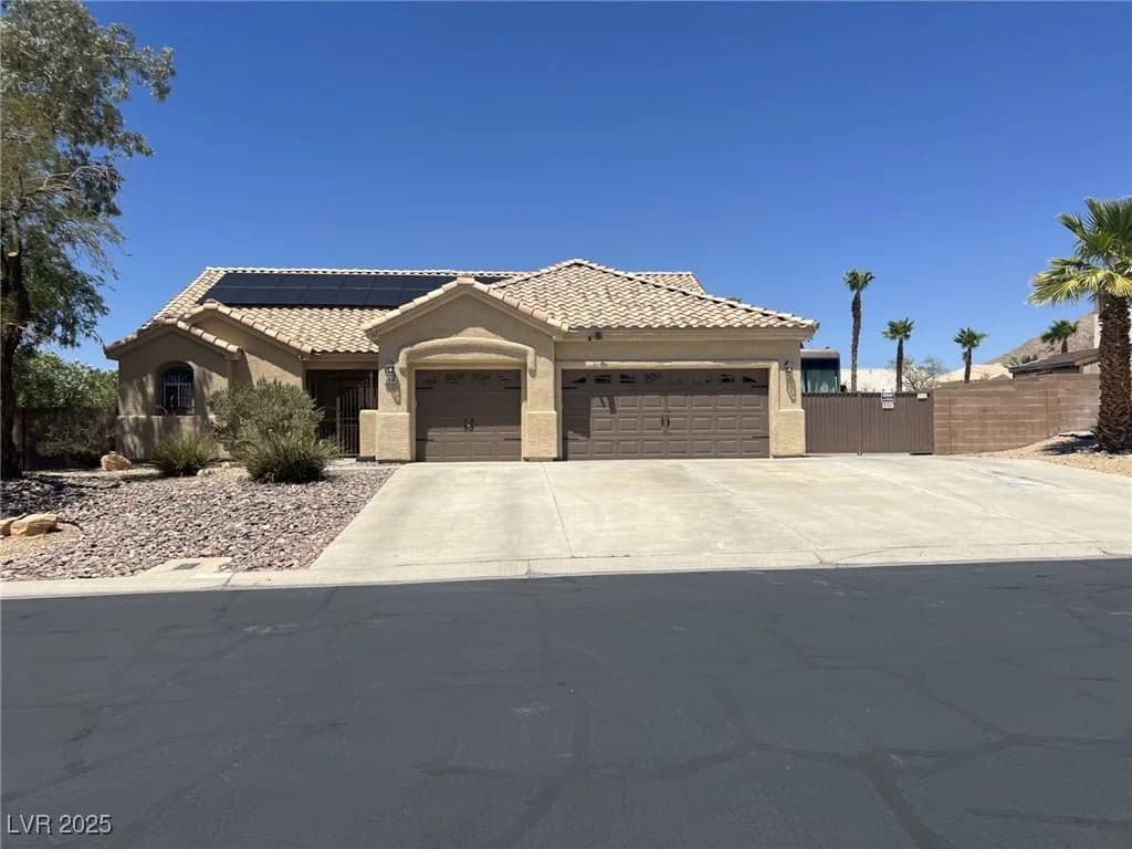 6596 Secluded Avenue photo 2