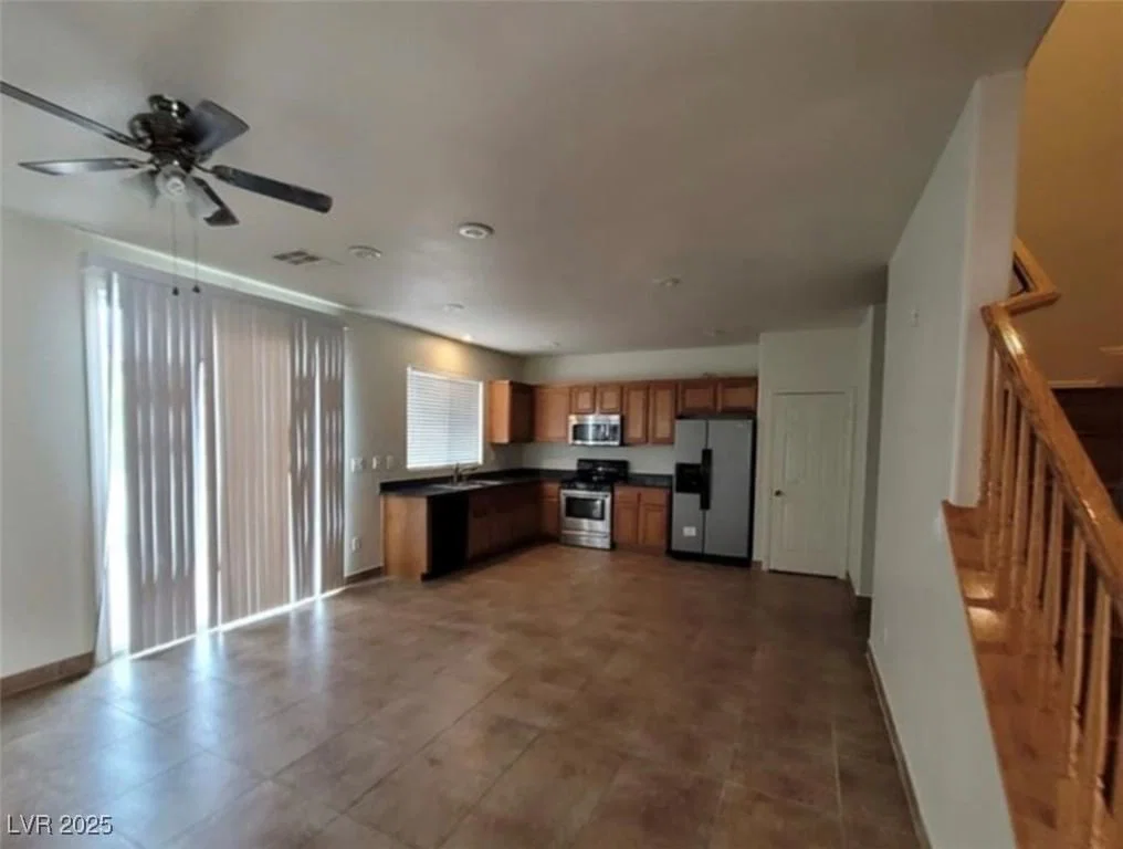 2312 Scissortail Court photo 5