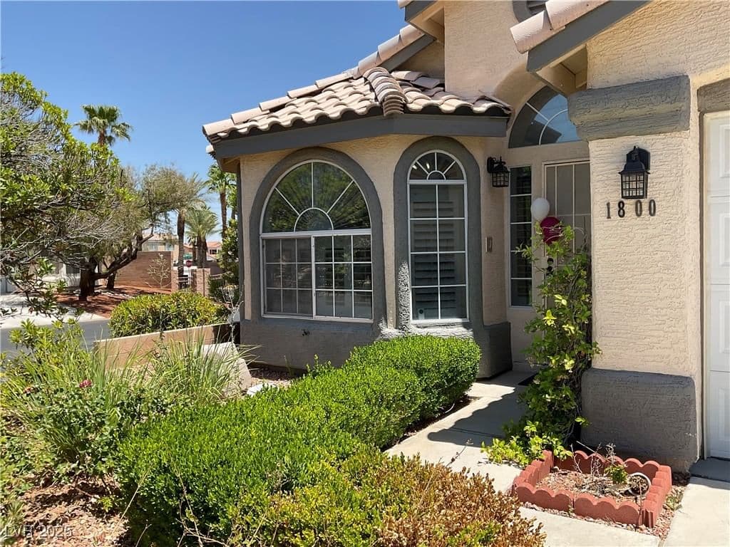 1800 Quail Point Court photo 2