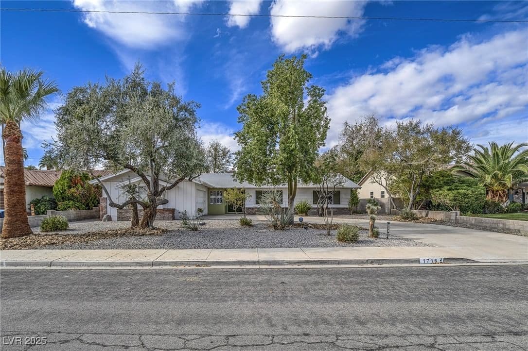 1716 Chapman Drive