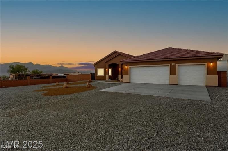 760 Fort Churchill Road photo 2