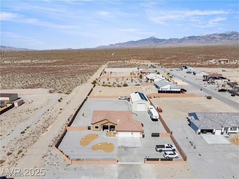 760 Fort Churchill Road photo 4