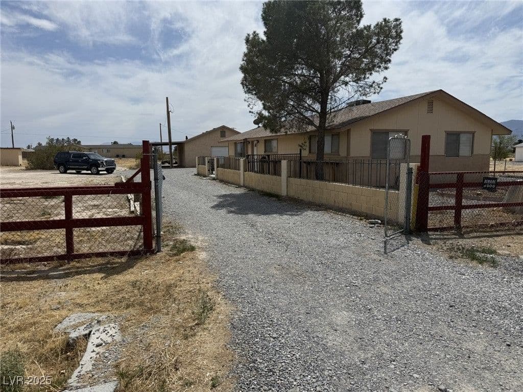 4361 Laute Drive photo 3