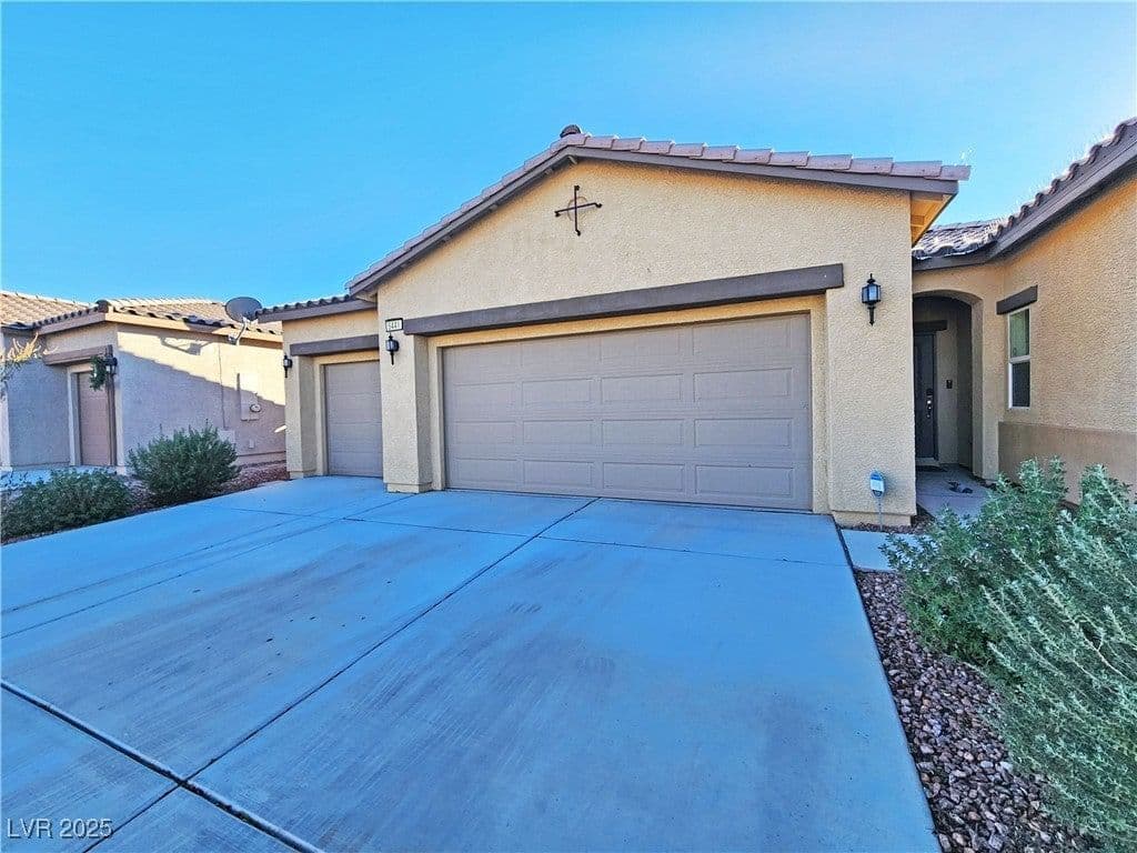 5441 La Campana Drive photo 4