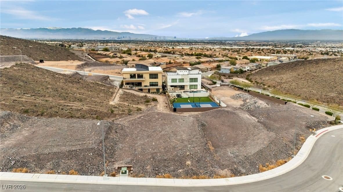 1054 Vincenzo Lane photo 5