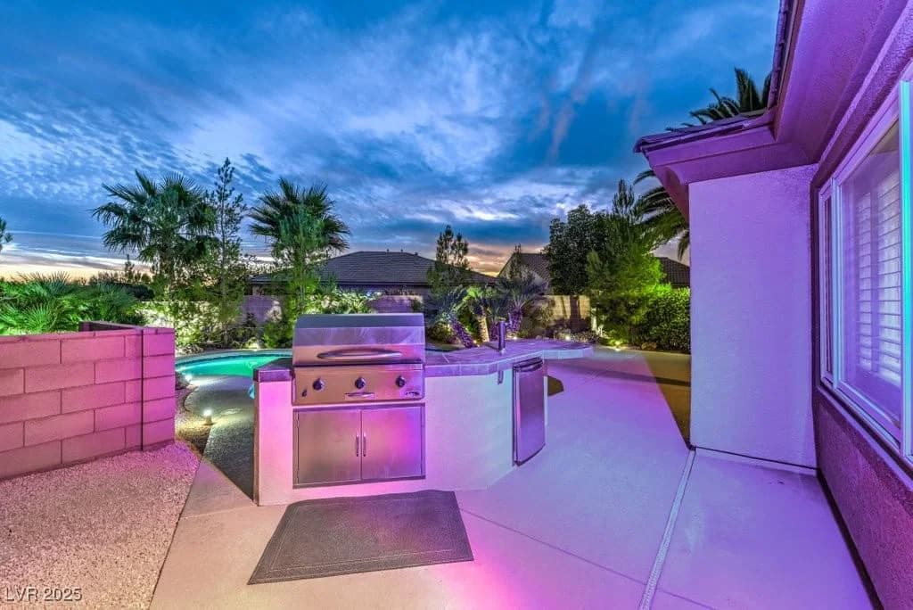 8633 Kennedy Heights Court photo 4