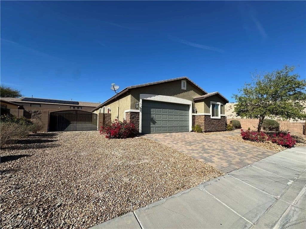 2040 Port Royal Drive