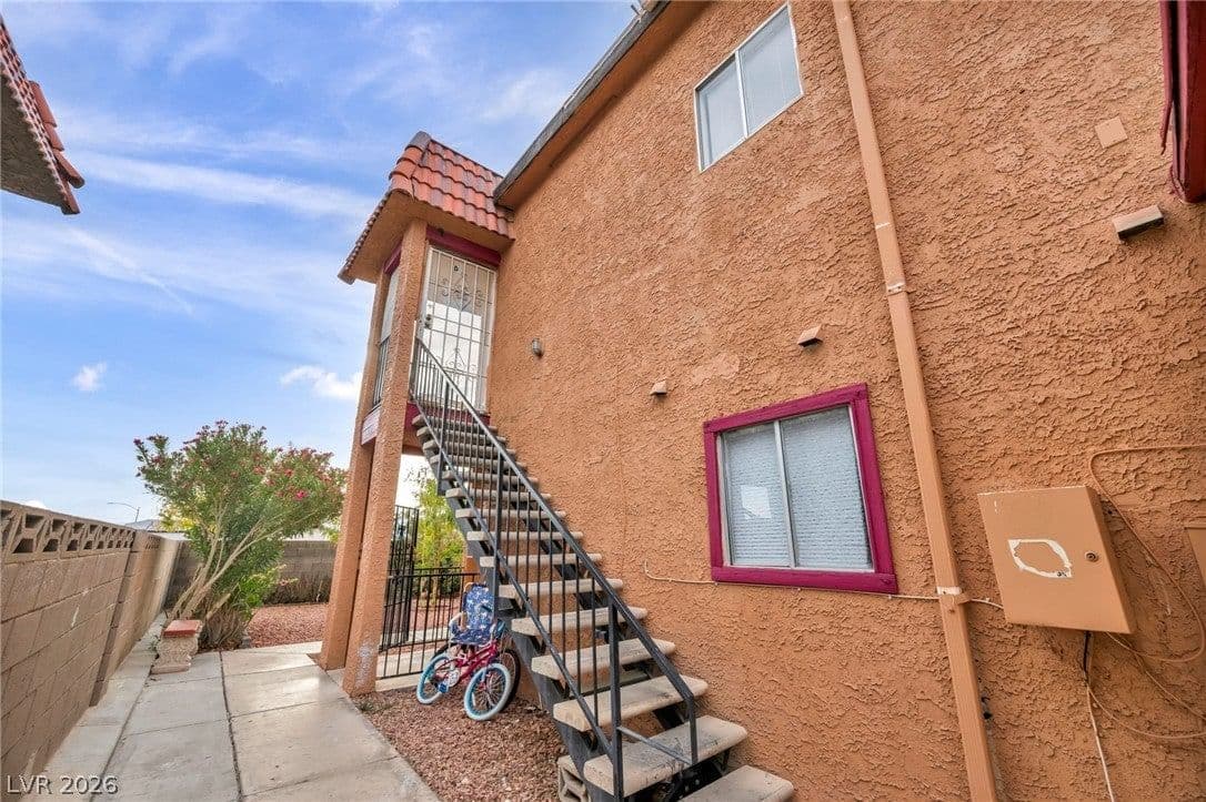 2209 Exeter Drive photo 5