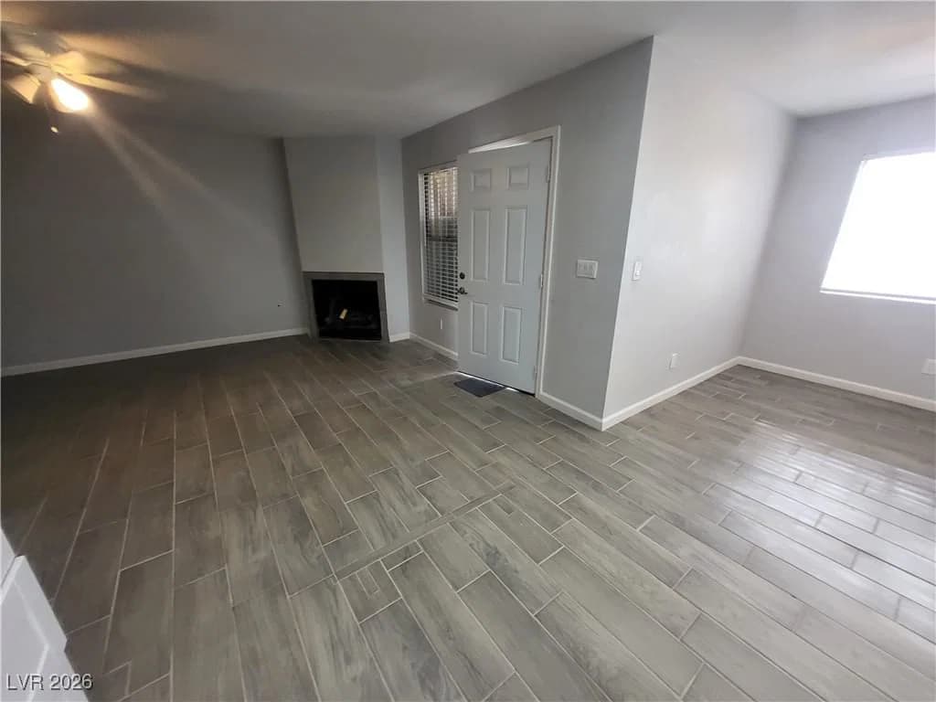 2317 Jones Boulevard photo 3