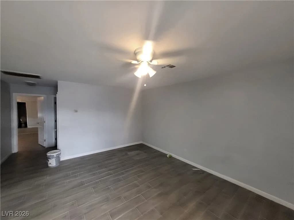 2317 Jones Boulevard photo 4