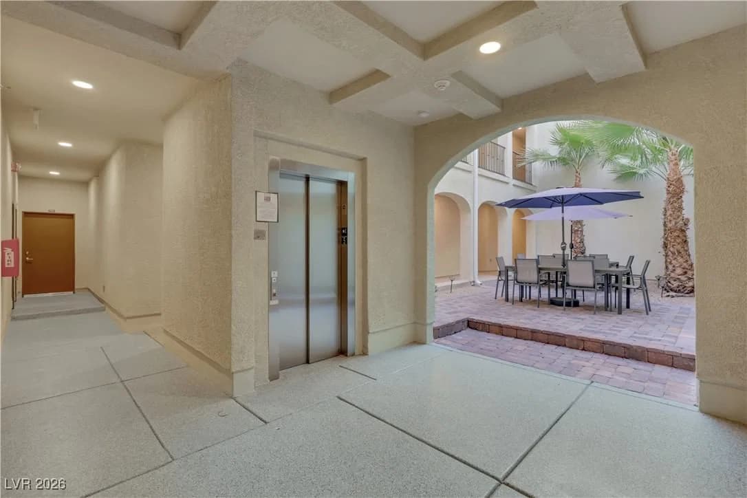 2555 Hampton Road photo 5