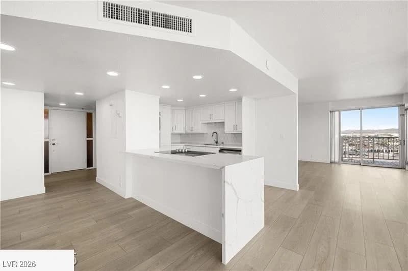 3111 Bel Air Drive photo 4