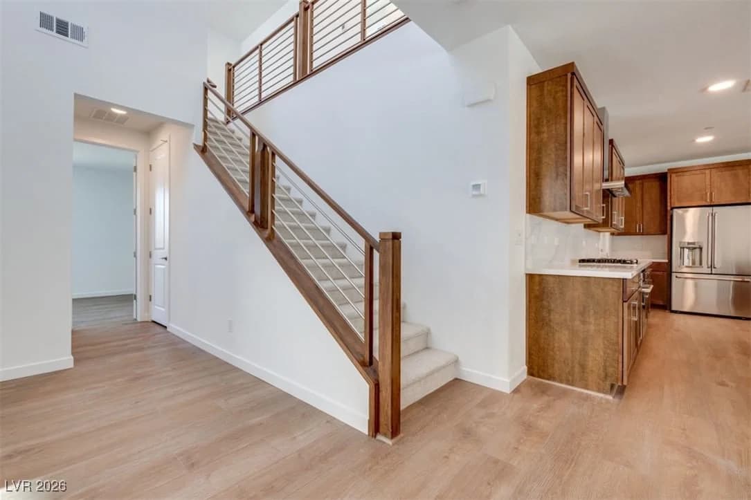 9228 Simon Street photo 4