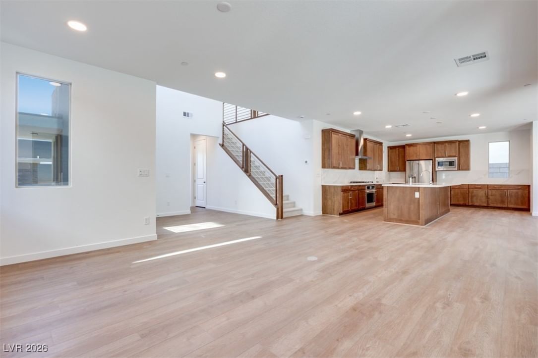 9228 Simon Street photo 5
