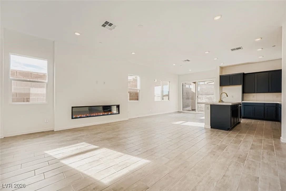 135 Tropea Shore Drive photo 2