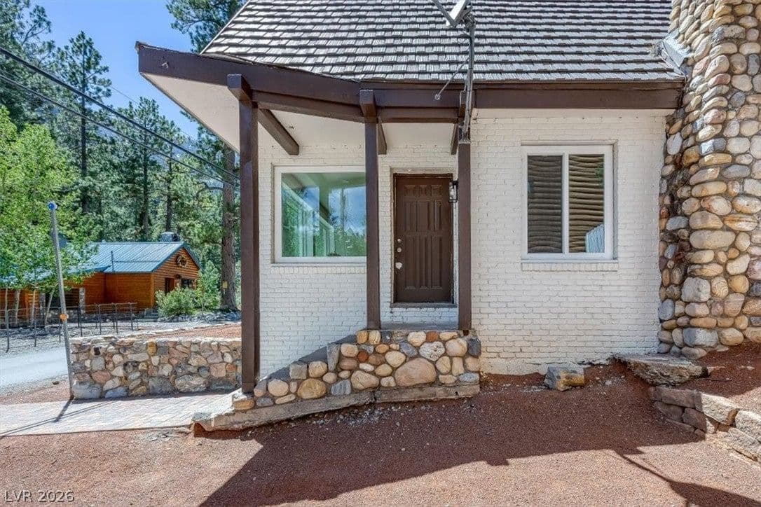 4618 Yellow Pine Avenue photo 3